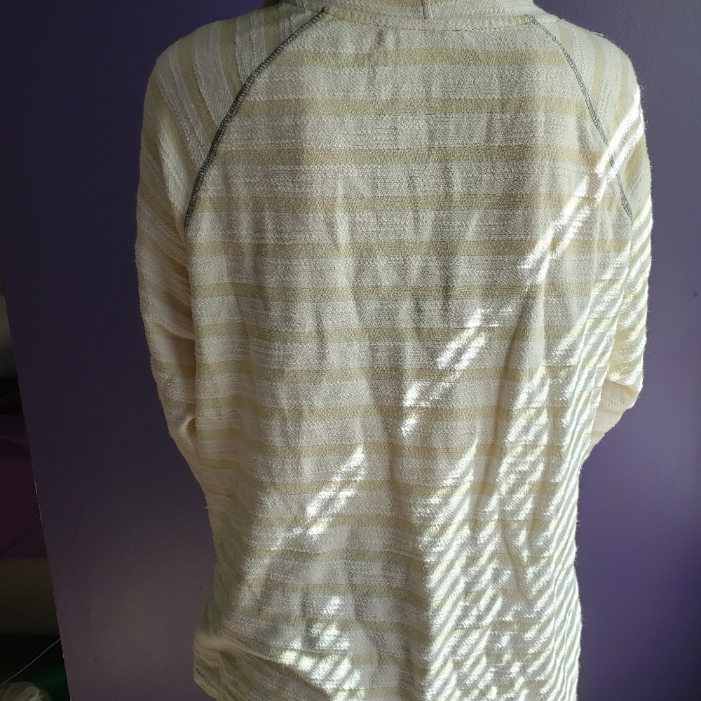 Sweater - Picture 4 of 4